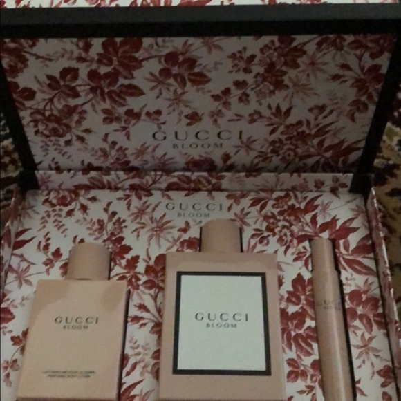 Gucci Other - Gucci bloom boxed set Parfum lotion fragrance pen